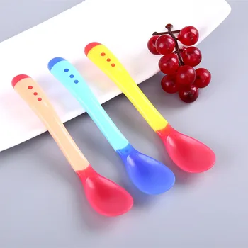 Copilul de Schimbare a Culorii Lingura 3pcs/set Mic de Copii mici Ustensile din Plastic Copilul Linguri de Alimentare pentru Sugari Instrument de Căldură Sensibilă Copii Tacamuri